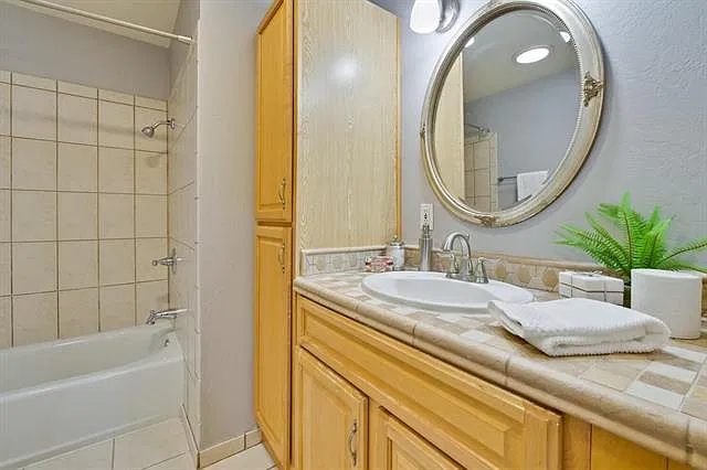 2 bed, 1.5 bath, 1136 sqft, $3,600 — Photo 4