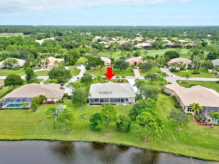 8028 Plantation Lakes Dr — Photo 60