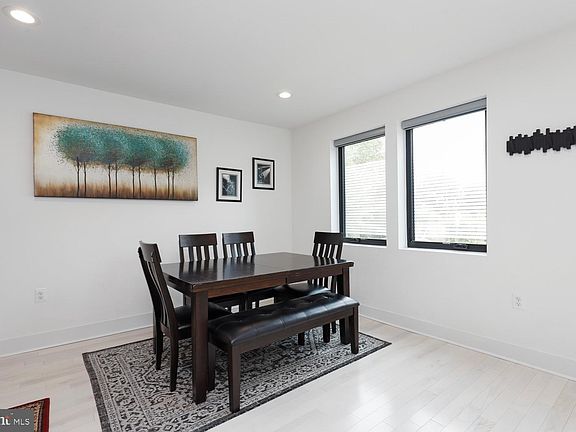 5th image of 430 N Henry St #A