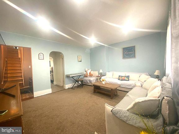 5th image of 827 Quinton Ave