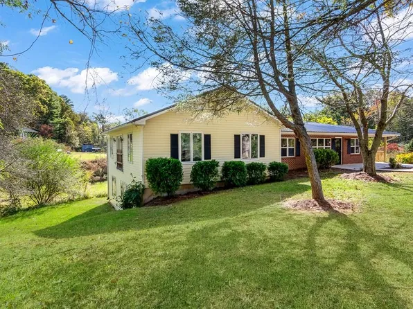 55 Mount Pleasant Dr, Ellijay, GA 30540