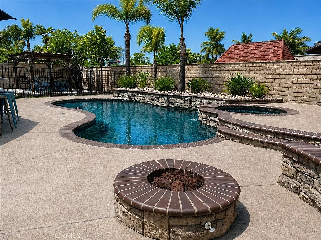4 bed, 2784 sqft, $5,000 — Photo 4