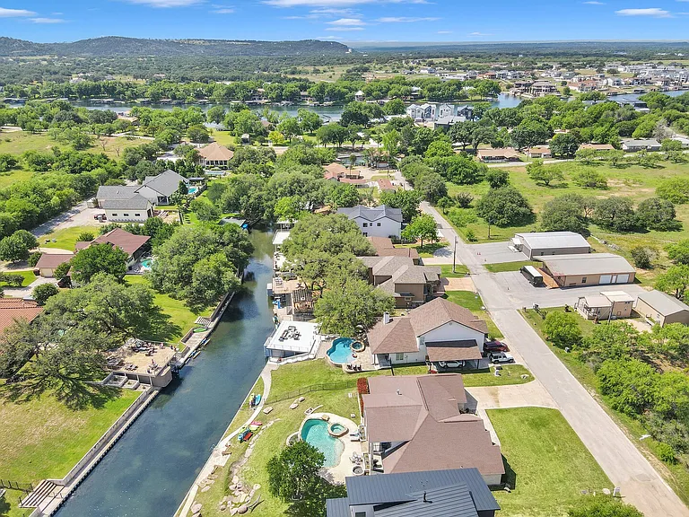 Lazy Oaks Ln — Photo 55