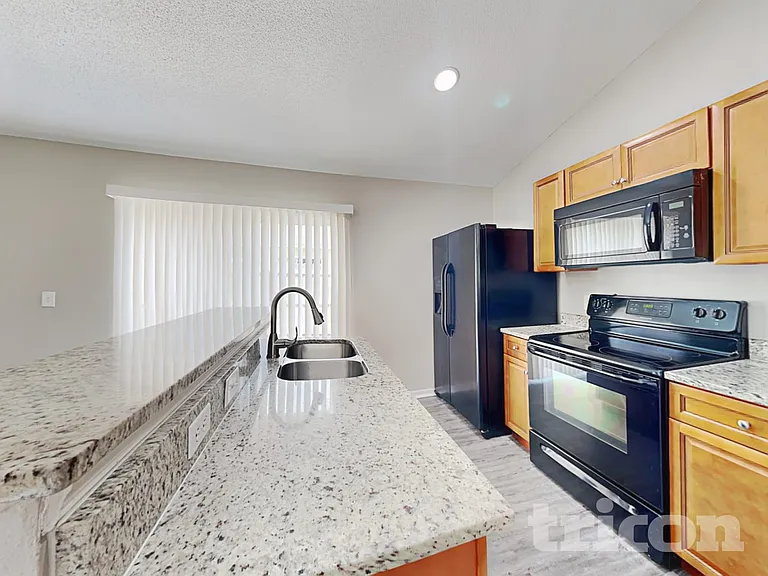 353 Comfort Dr — Photo 5