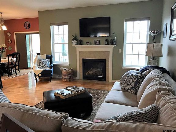 3rd image of 81 Sheldon Dr