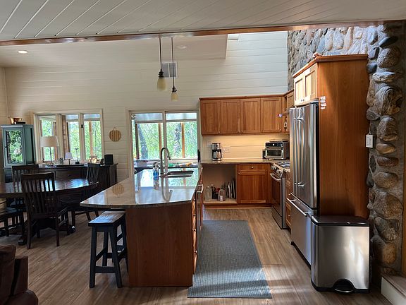 2nd image of 1835 Upper Huckleberry Ln