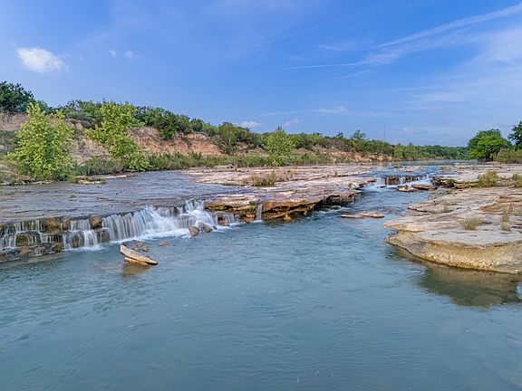 2nd image of 255 Vista Rdg