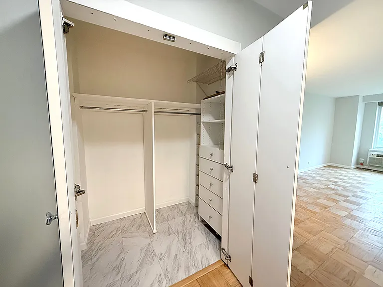 392 Central Park W #6T — Photo 12