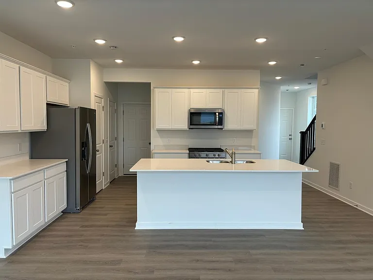 1731 Hauer Trl — Photo 2