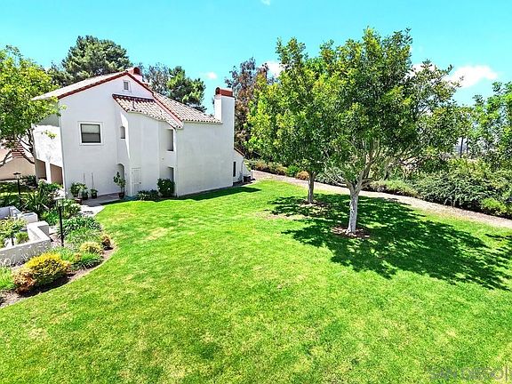 3rd image of 16120 Avenida Venusto APT 17