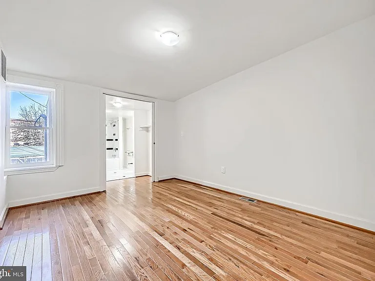 456 E Federal St — Photo 5