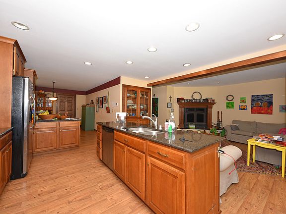 4th image of 2028 N Cambridge Ave #2030