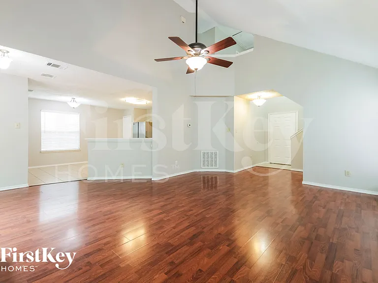 1733 Prescott Dr — Photo 5
