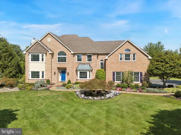 2587 Hillcrest Dr, Lansdale, PA 19446
