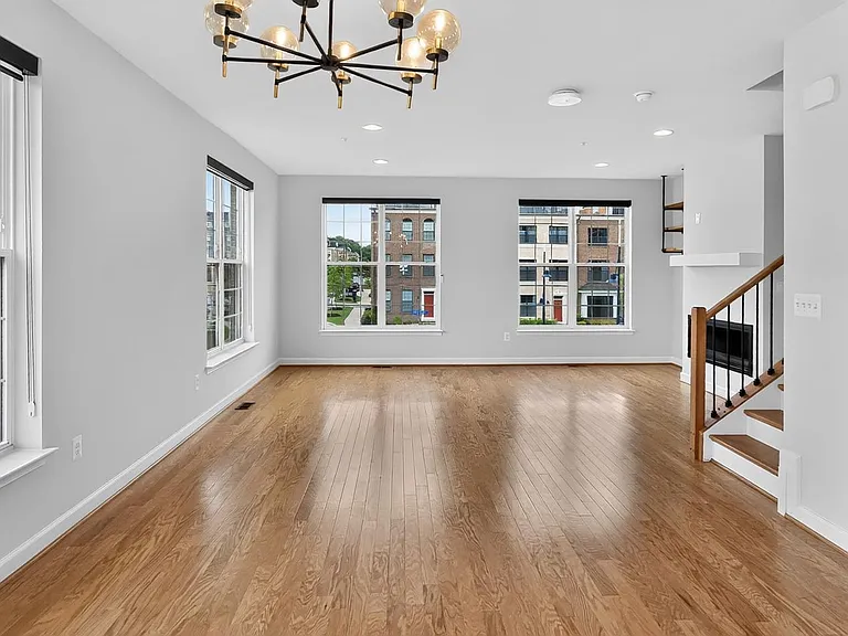 627 Leigh Way — Photo 18