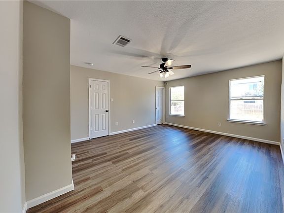 4th image of 116 Opal Lake Dr