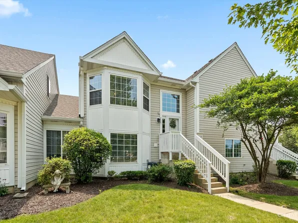 215 Hidden Creek Ln #0, North Aurora, IL 60542