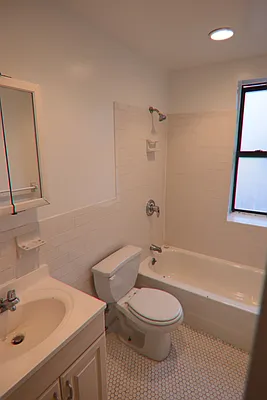 Rented by PMG Real Estate  | media 12