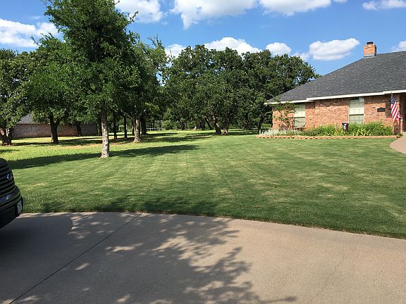 View of lf front yard