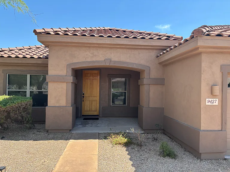 9427 E Whitewing Dr — Photo 2