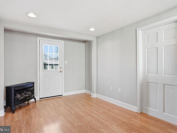 5th image of 1615 Pleasant Dr