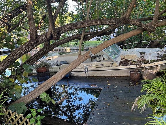5th image of 1130 SW 8th Terrace