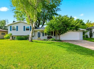 2539 Mary Jo Dr, Green Bay, WI 54311