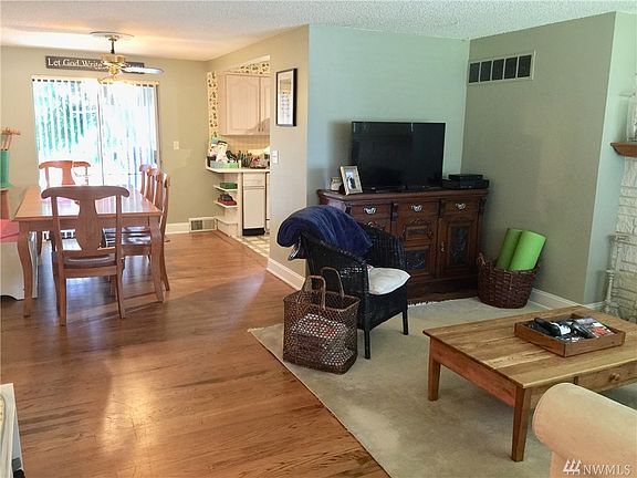 3rd image of 19333 20th Ave NW