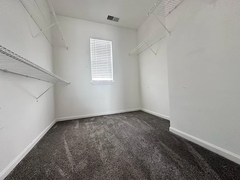 walkin closet