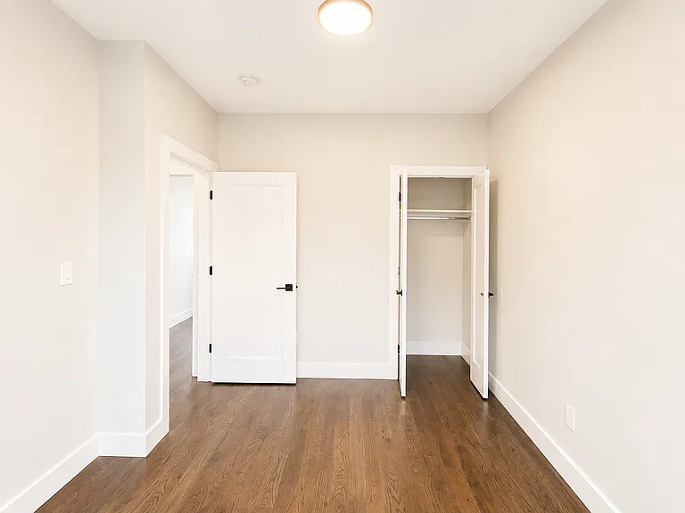 535 Hawthorne Ave #203 — Photo 9
