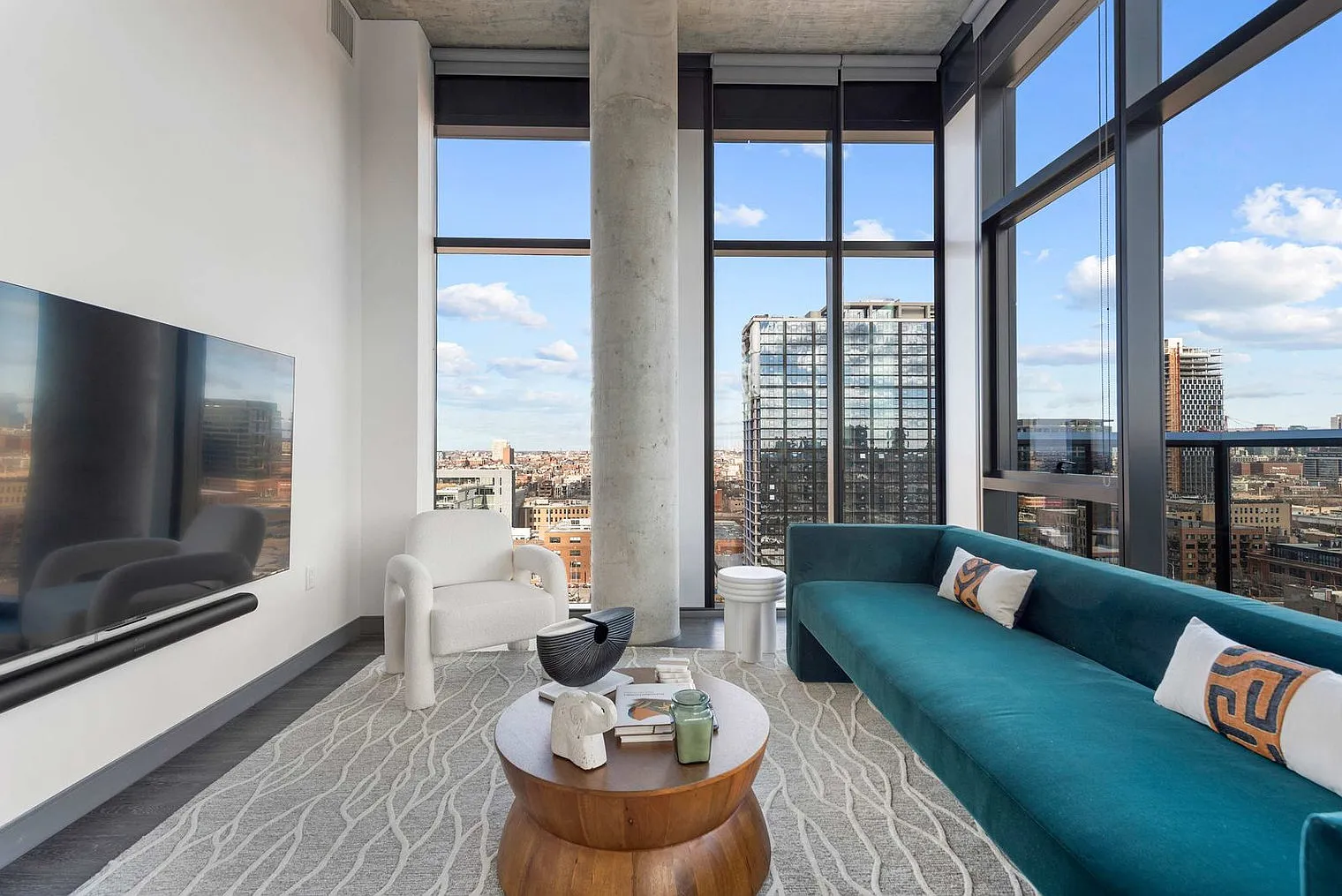 4 bed, 4.0 bath, $13,033 — Photo 4