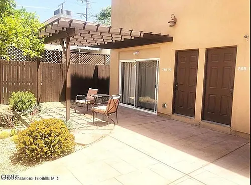 748 N La Jolla Ave #1/2 Photo 1