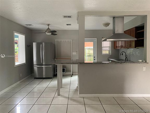 4th image of 1634 SW 9th Ave #0