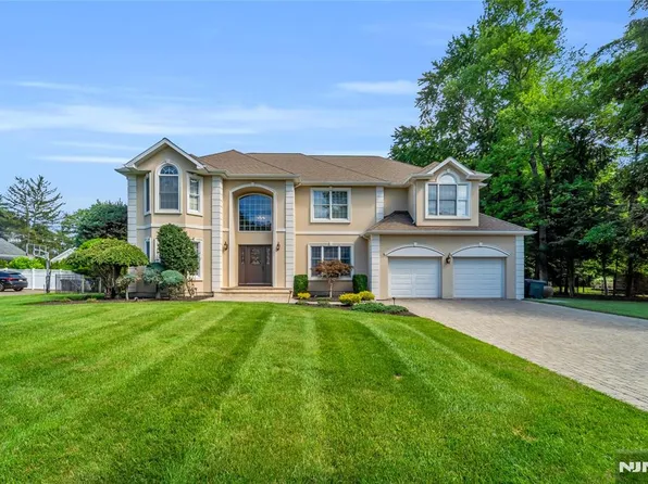 512 Brook Ave, River Vale, NJ 07675