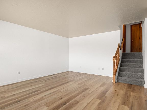 3rd image of 507 S Broadway #D