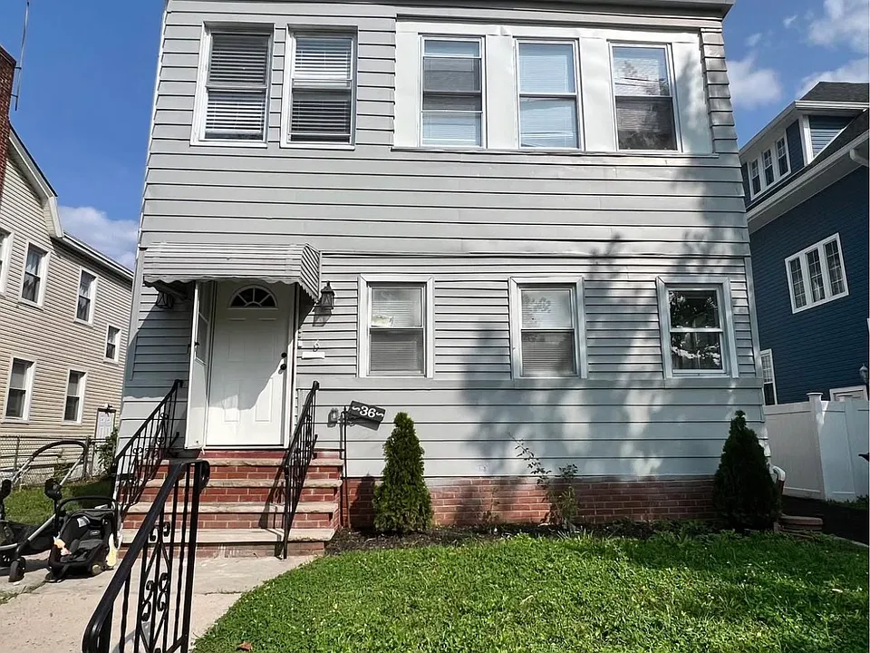 36 Ampere Pkwy #2
