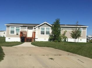 2214 36th Ter, Williston, ND 58801