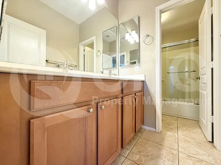 7310 S 26th Ln — Photo 18