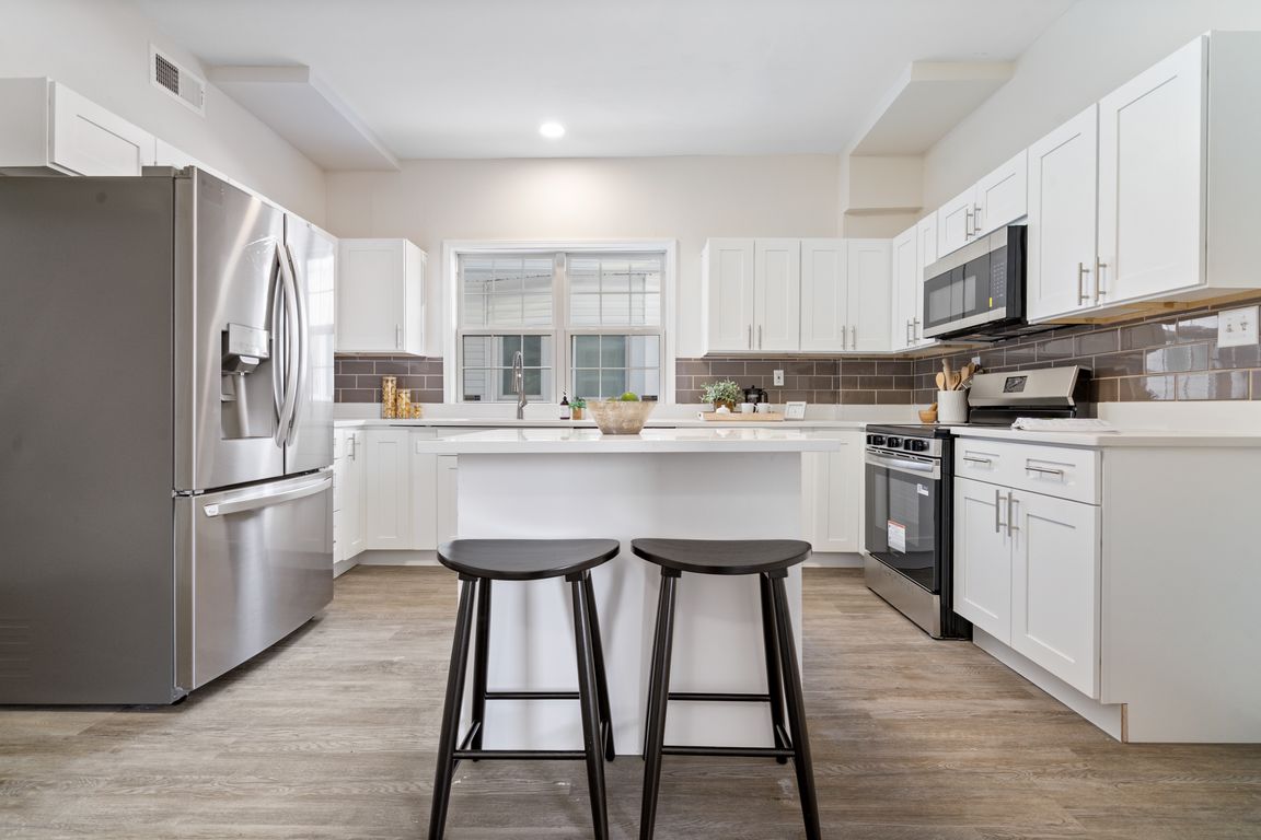 next background image