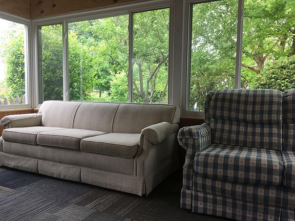 Sunroom (3 season) - Main Level