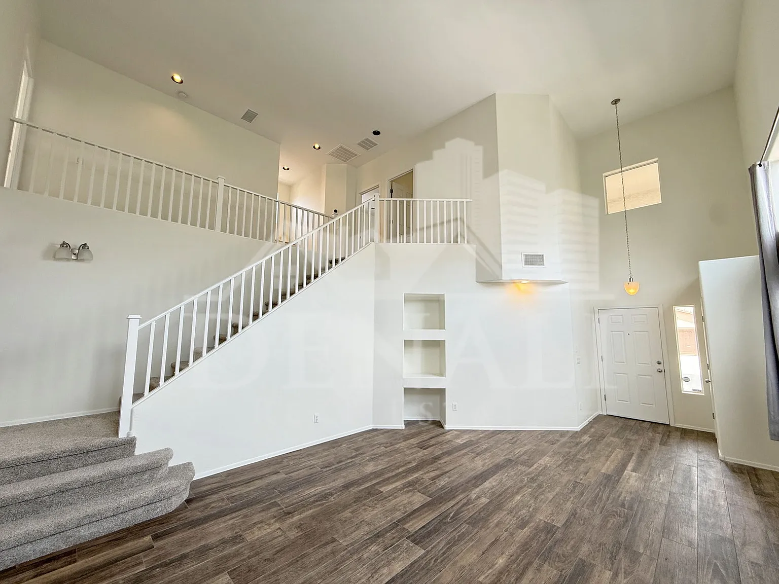 3 bed, 2.5 bath, 1960 sqft, $2,495 — Photo 4