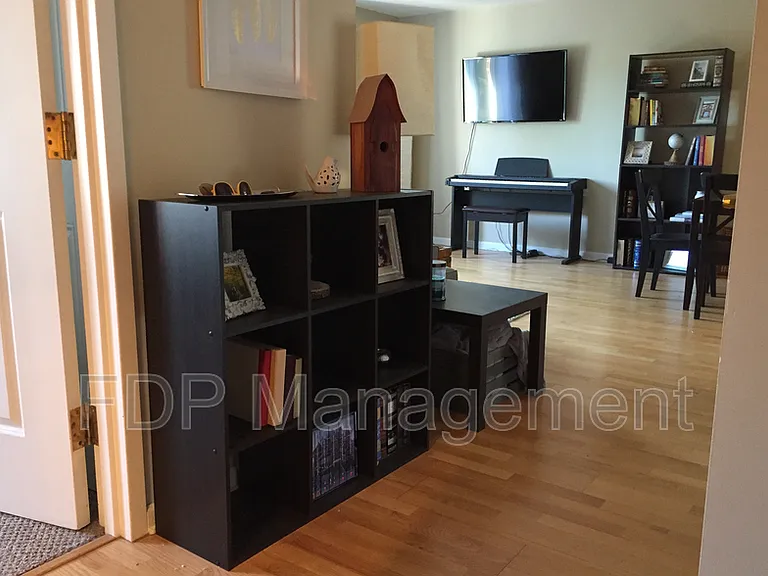 660 East Ave #306 — Photo 3