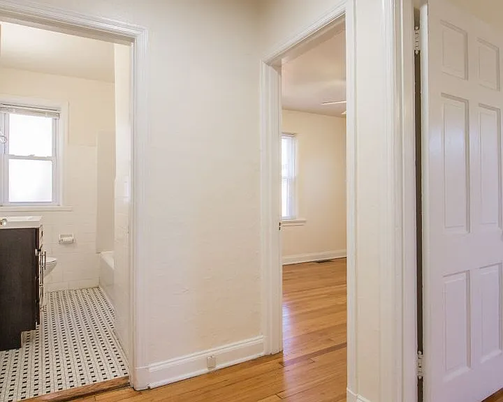 (204) 7339 Dartmouth Ave — Photo 20