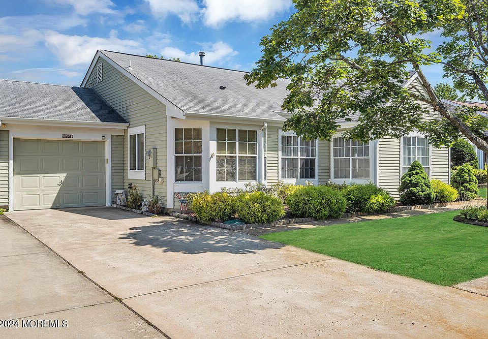 1st image of 1084 Canterbury Drive #B
