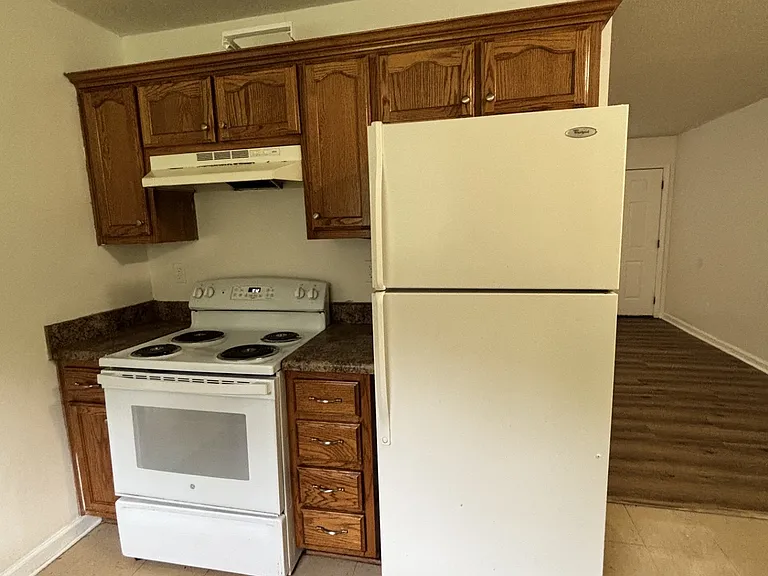 New stove and new fridge