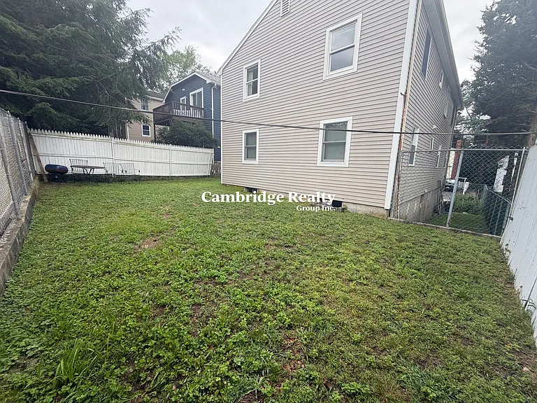 90-92 Sylvia St #2 — Photo 27