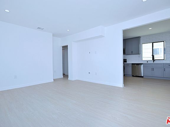 4th image of 3416 Bellevue Ave #6