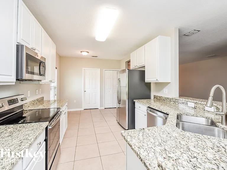 3379 Toluca Ter — Photo 5