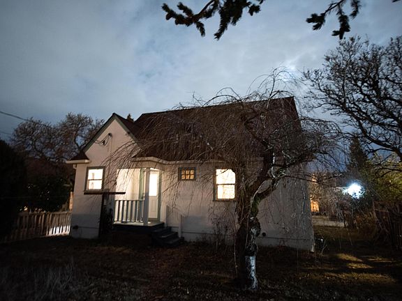 The backyard is not fenced in, a 100' length of 6ft high cedar fence will be installed sometime in the spring of 2023, on the South property line. An existing fence on the North side separates the neighbor's backyard. There is a long stainless steel, cl