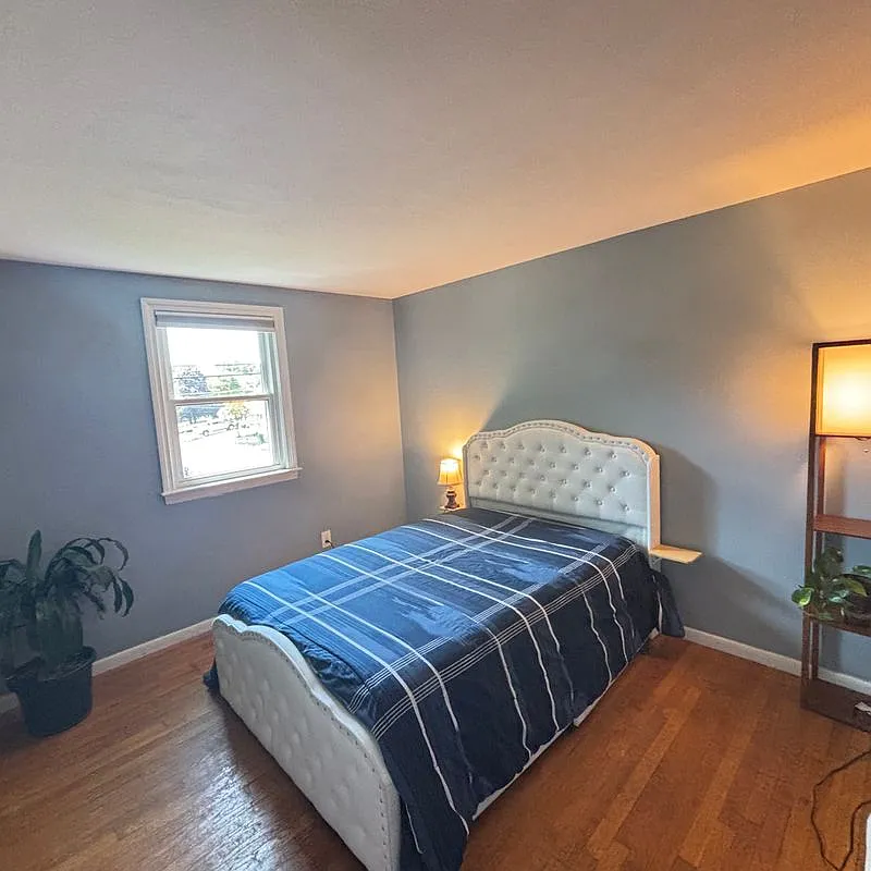 1 bed, 1.0 bath, 200 sqft, $1,300 — Photo 1